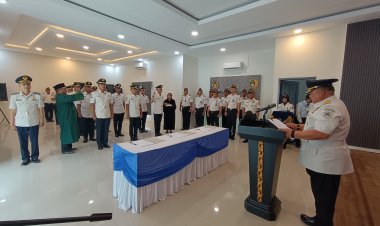 Kakanwil Ditjenpas Kaltim Lantik 13 Pejabat Non Manajerial